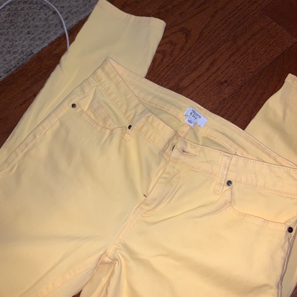 crown & ivy Pants - 3 for 15$ Women’s crown & ivy yellow skinny jeans